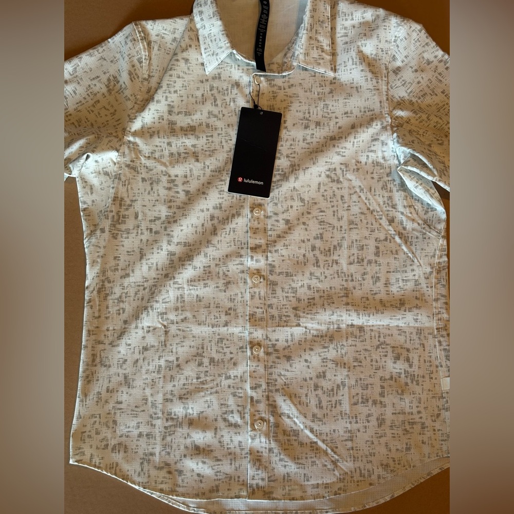 Lululemon Airing Easy Shirt Men Large White / Gray NWT